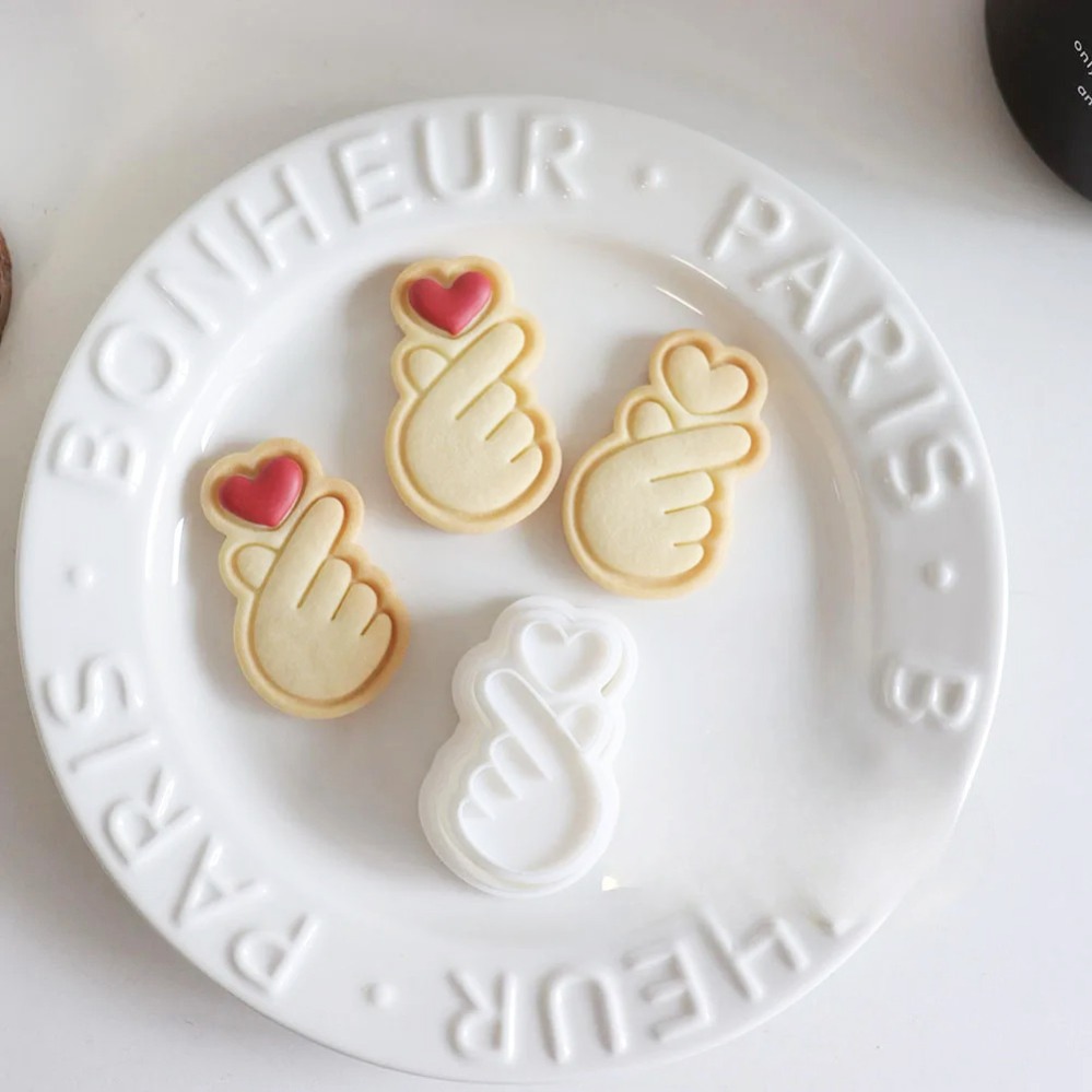 Emporte-pièces Geste d'Amour,  - Kitchen Baking Cake avis et prix