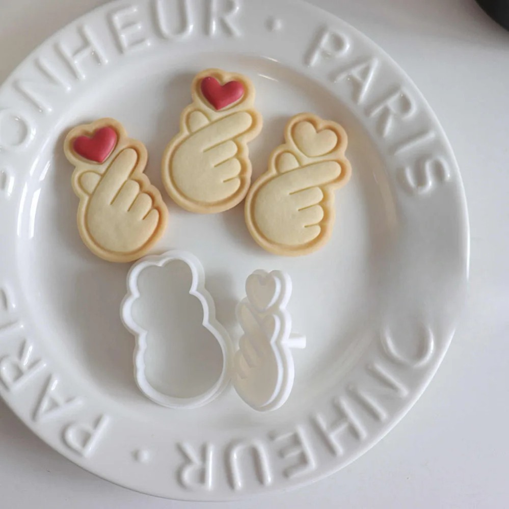 Emporte-pièces Geste d'Amour,  - Kitchen Baking Cake avis et prix