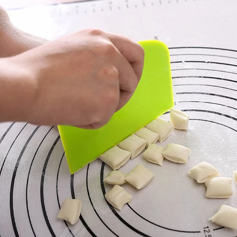 Coupe-pâte en plastique de qua - Bench Scraper Dough avis et prix